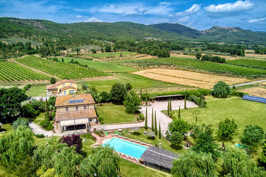 Vista Panoramica della villa in toscana